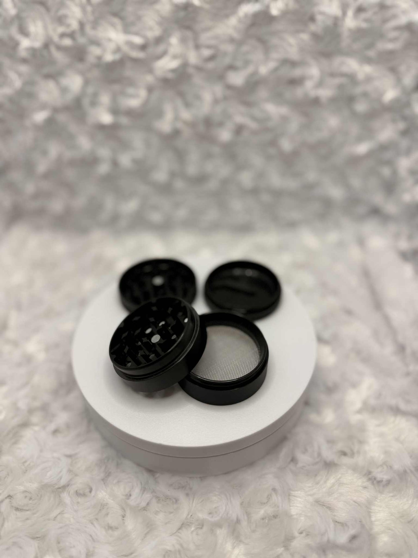 Compact 38mm Black Herb Grinder – Sleek, Efficient, Essential