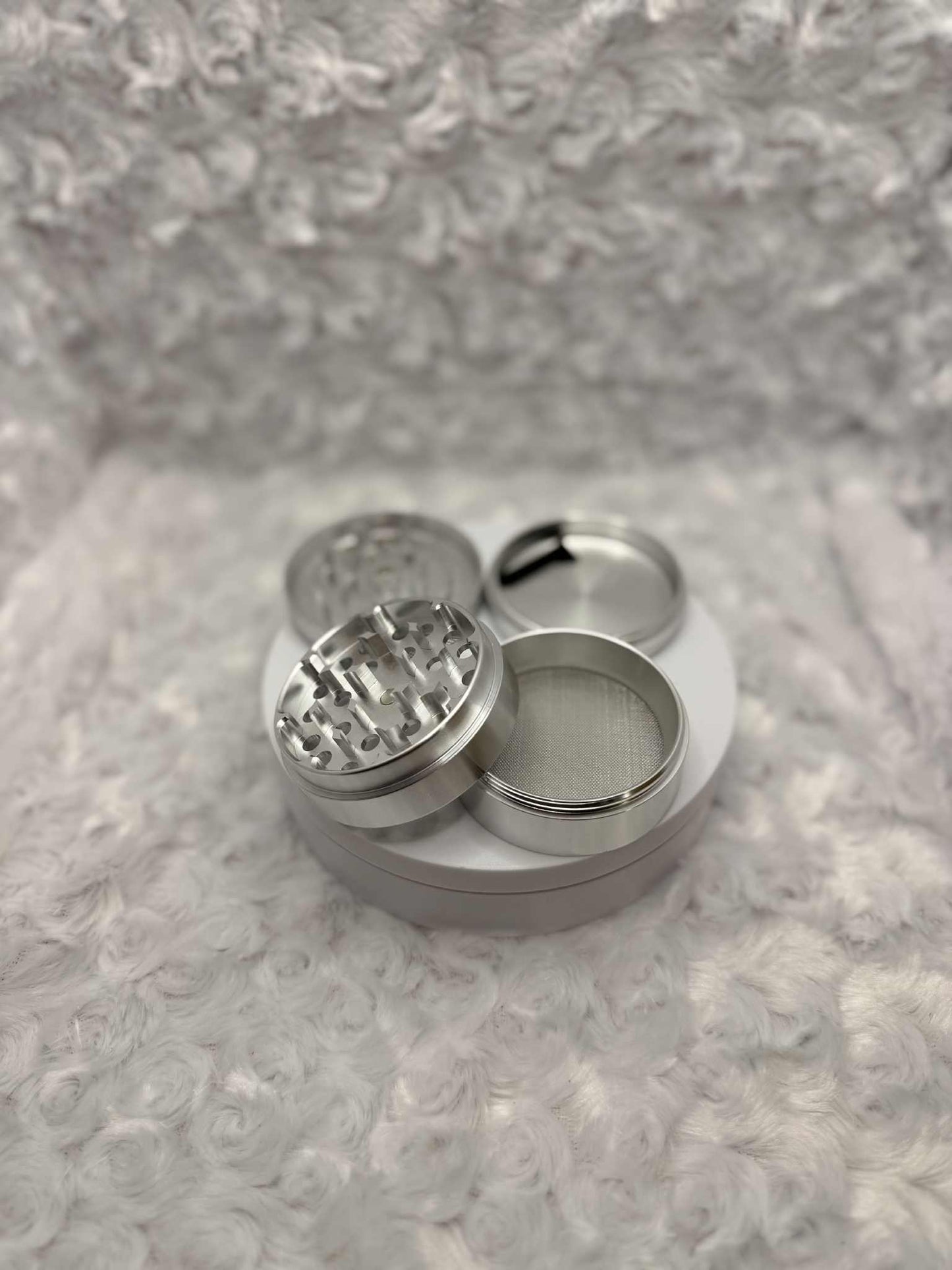 Sleek 48mm Silver Herb Grinder – Precision and Shine